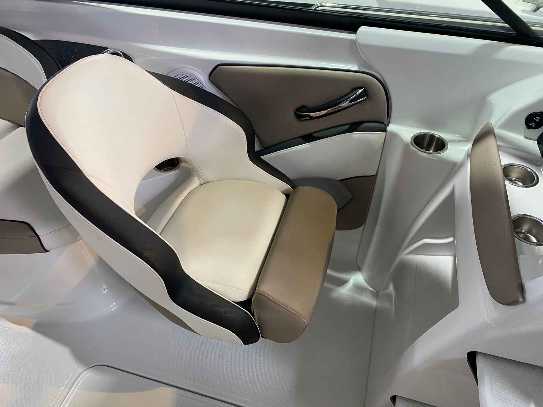Motorboot Viper 263 DC