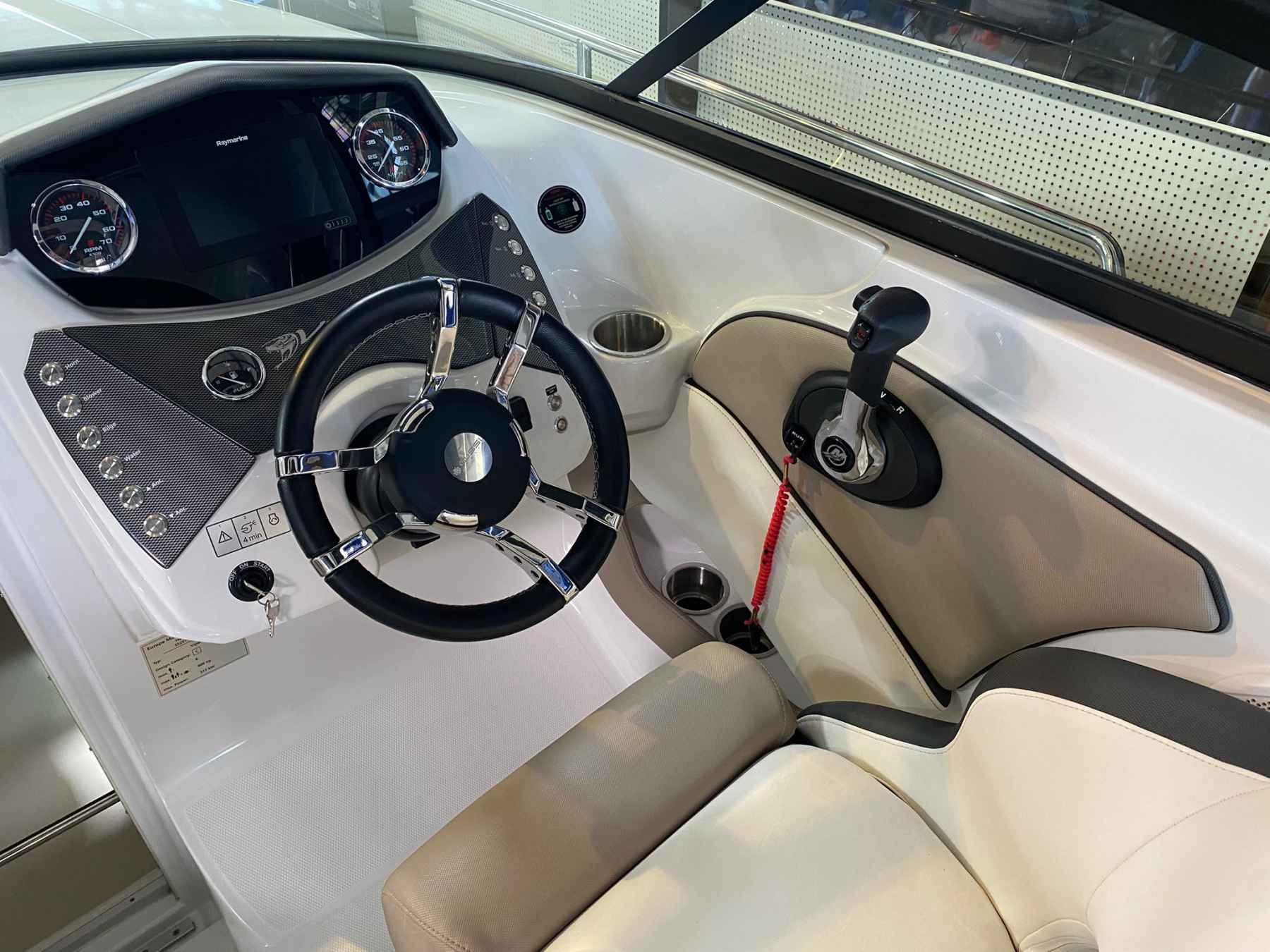 Motorboot Viper 263 DC