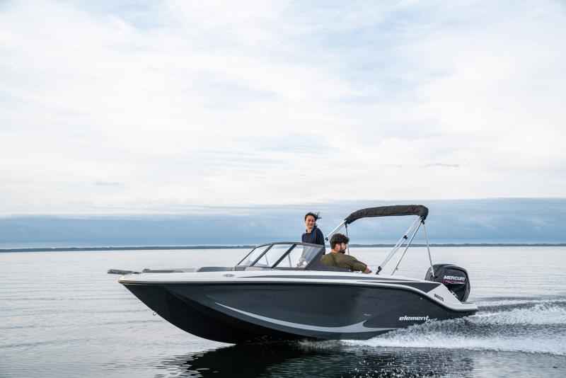 Motorboot Bayliner M17