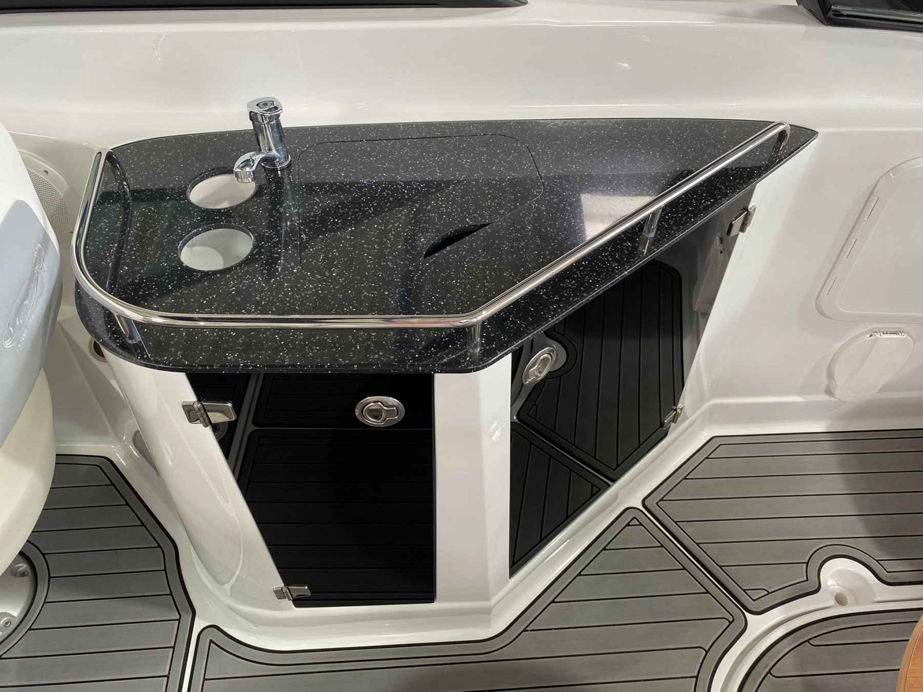 Motorboot Europe-Marine VIPER V 263 DC