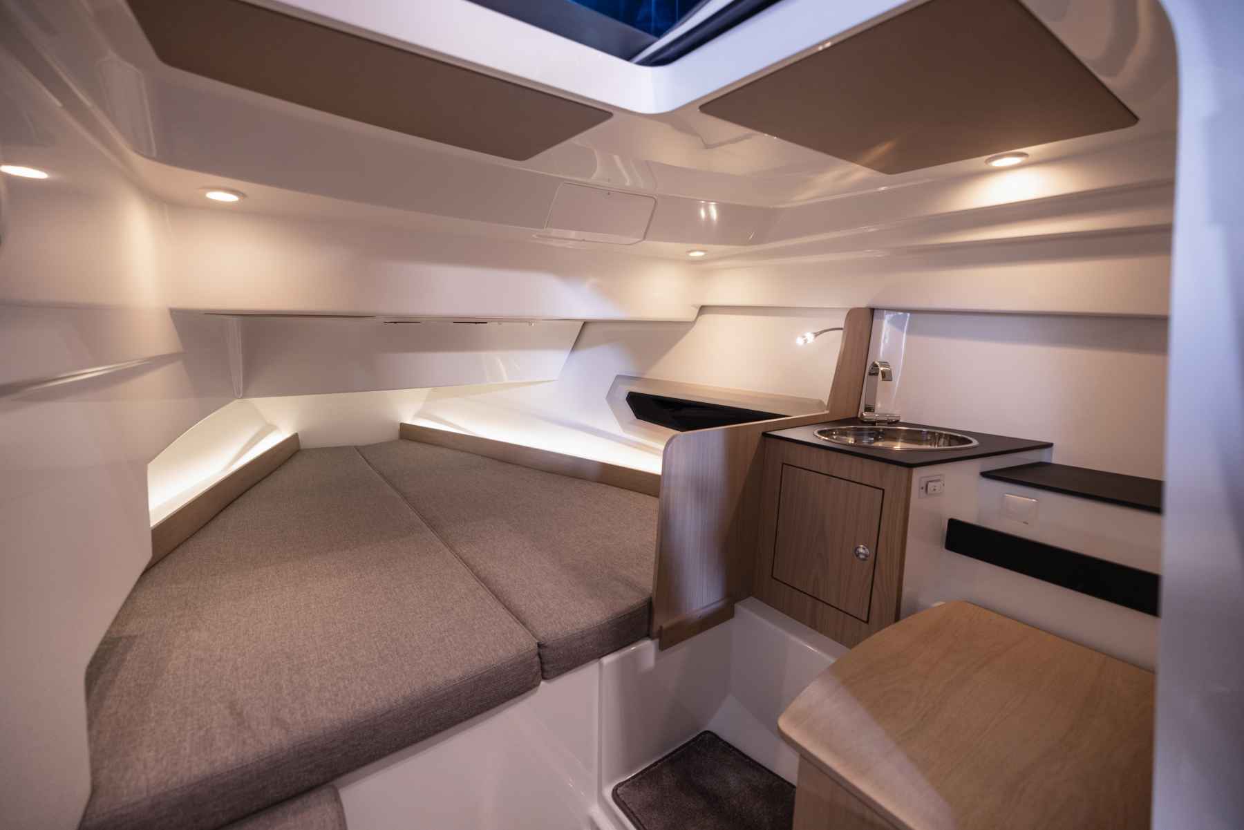 Motorboot Europe-Marine QUARKEN 27 T-TOP - Modell 2027