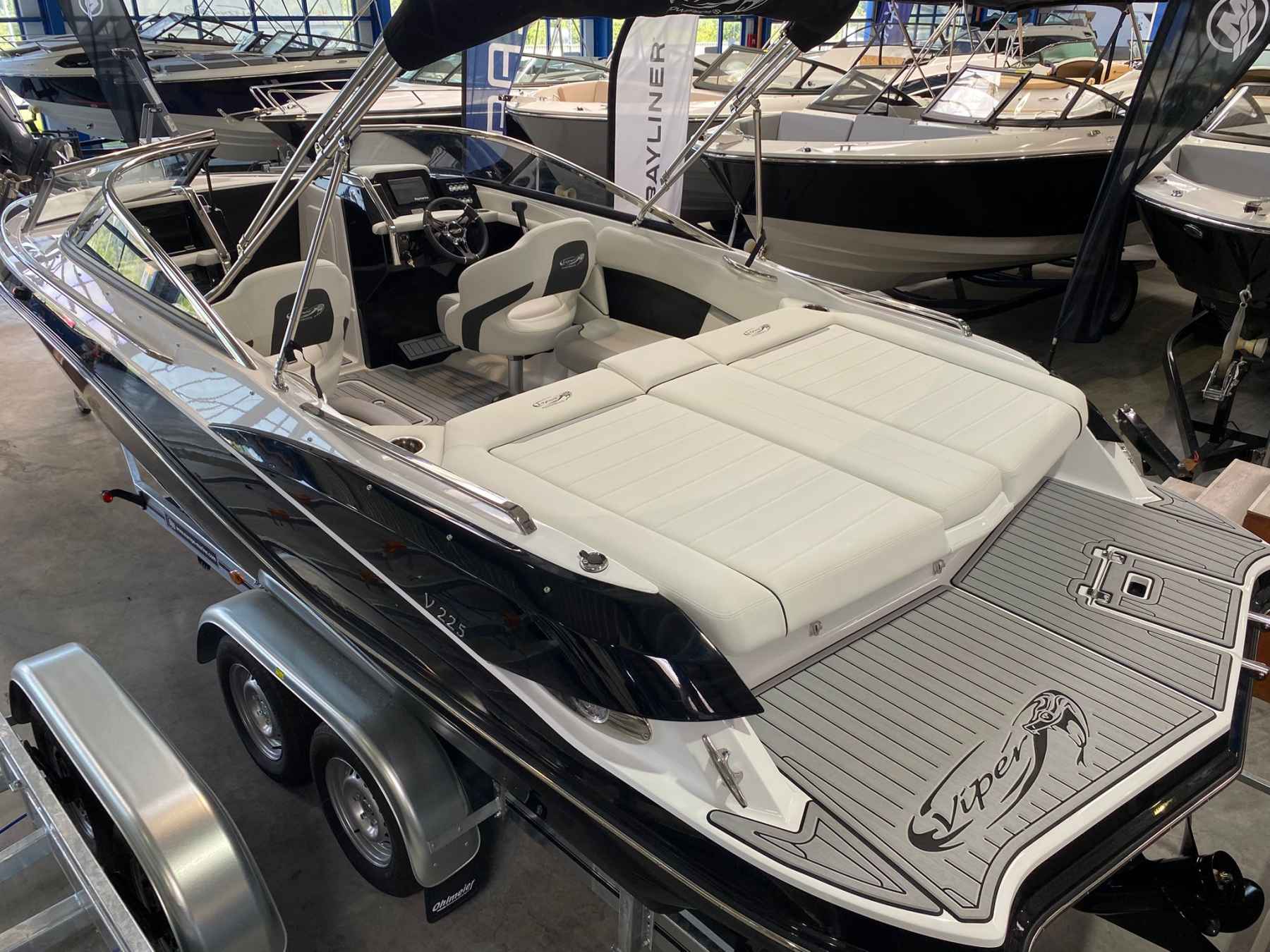 Motorboot Europe-Marine VIPER 225 TOXXIC