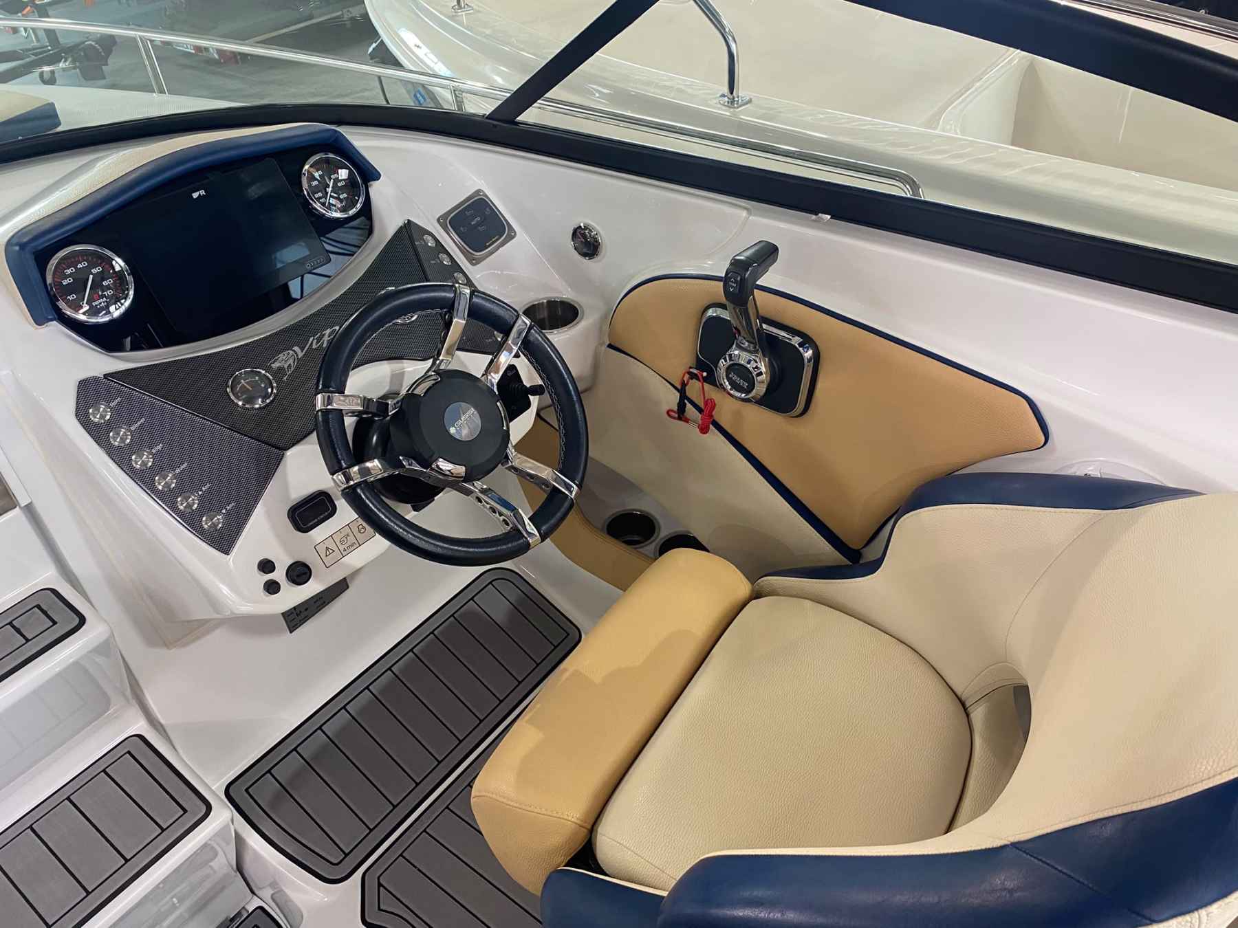 Motorboot Viper V 263 DC