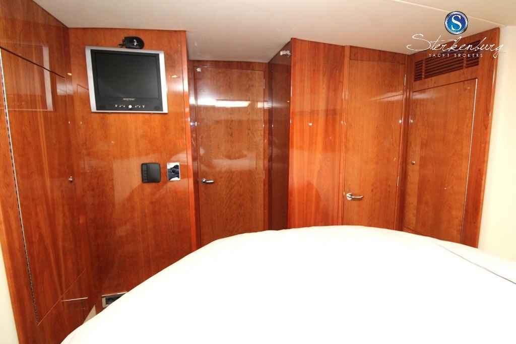 Motorboot Rivièra 4700 Sport Yacht