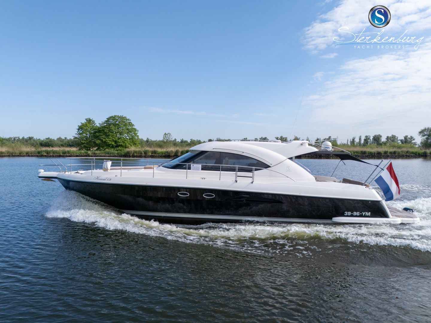 Motorboot Rivièra 4700 Sport Yacht