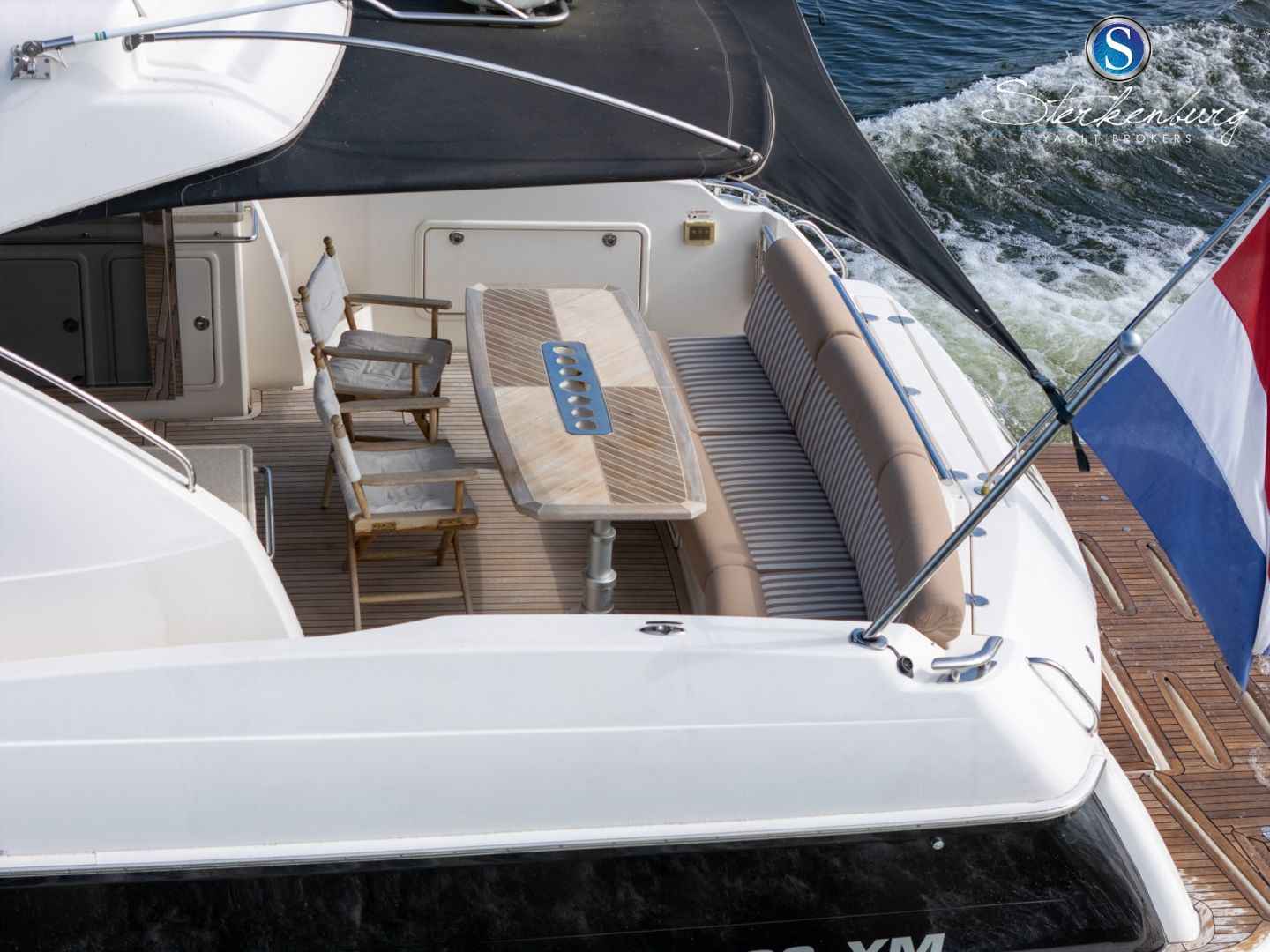 Motorboot Rivièra 4700 Sport Yacht