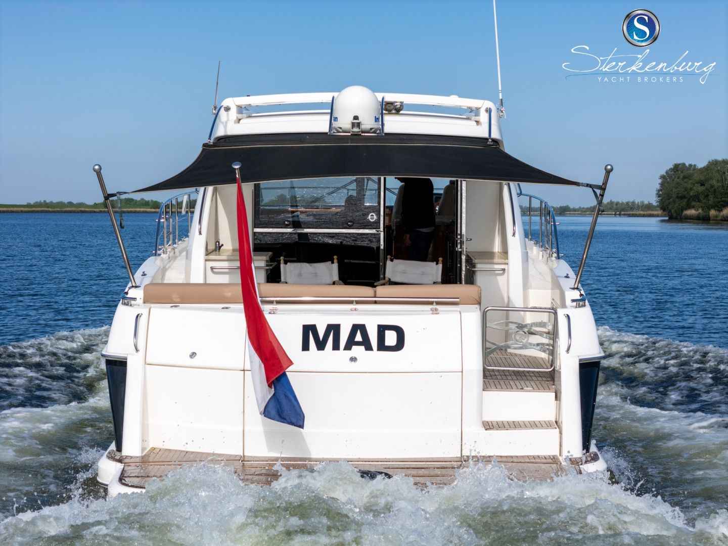 Motorboot Rivièra 4700 Sport Yacht