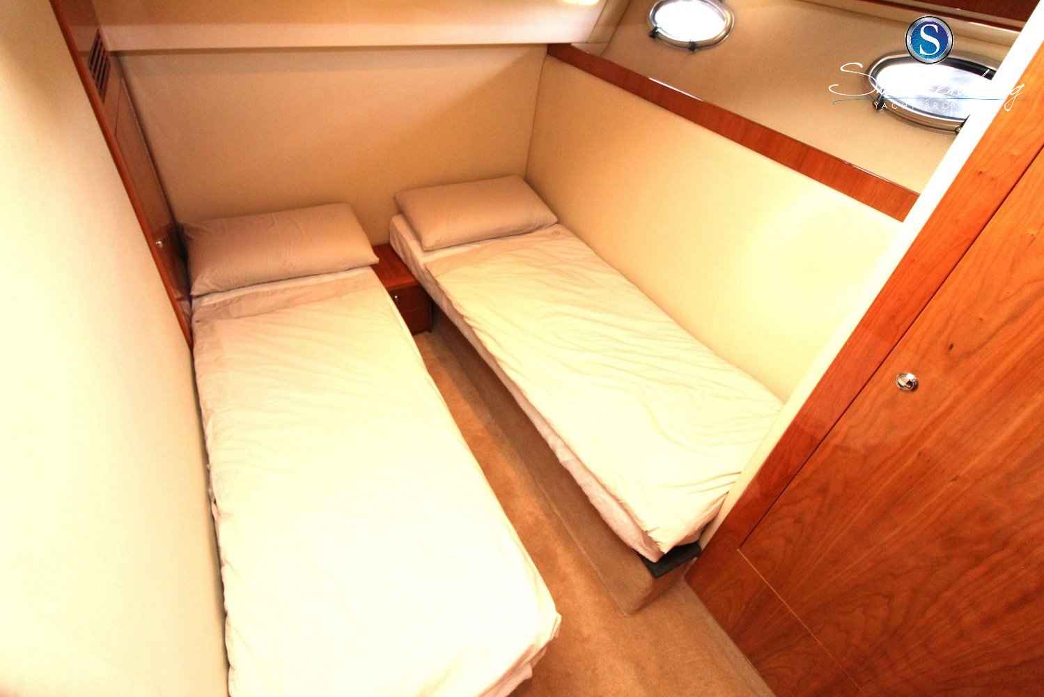 Motorboot Rivièra 4700 Sport Yacht
