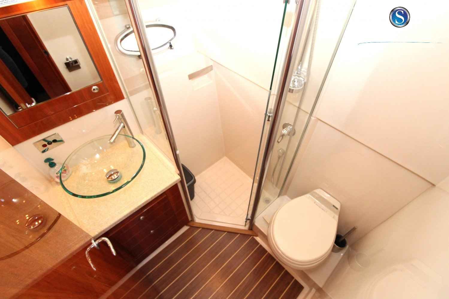Motorboot Rivièra 4700 Sport Yacht