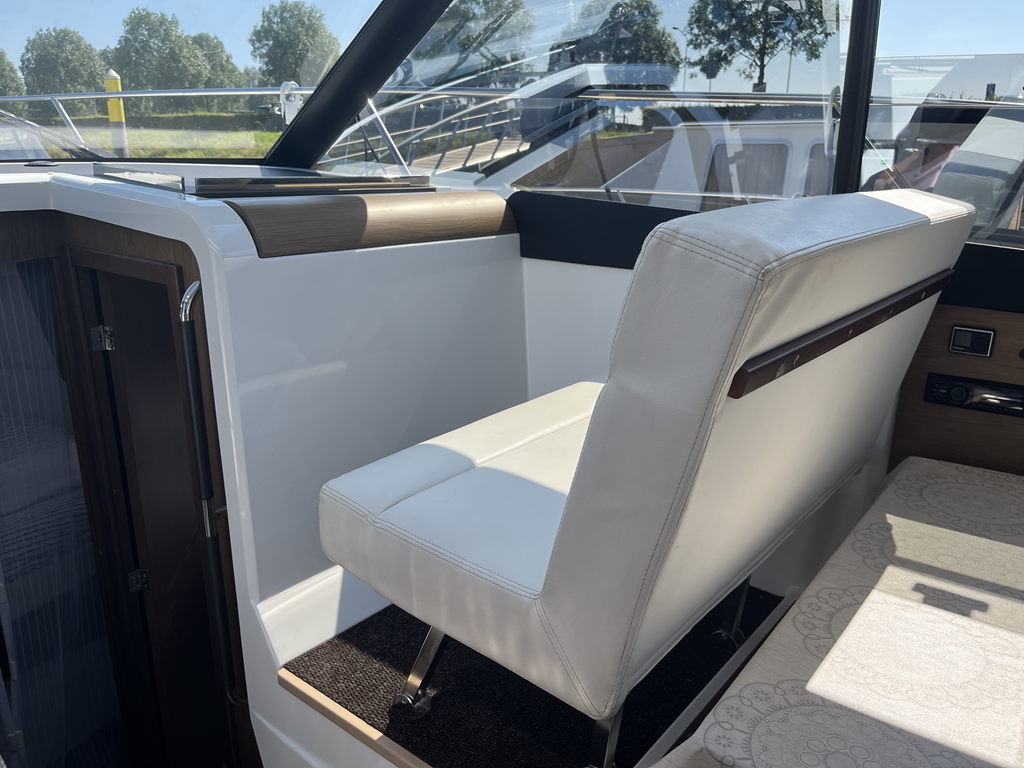Motorboot Jeanneau NC 9