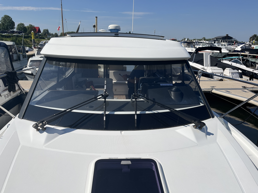 Motorboot Jeanneau NC 9