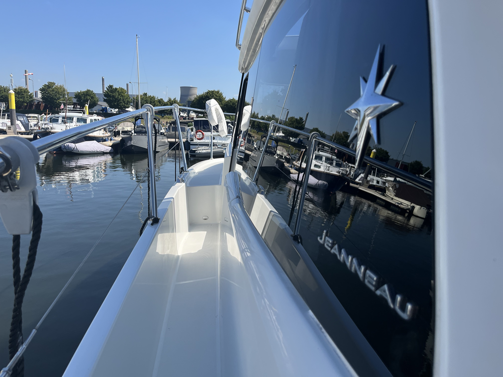 Motorboot Jeanneau NC 9