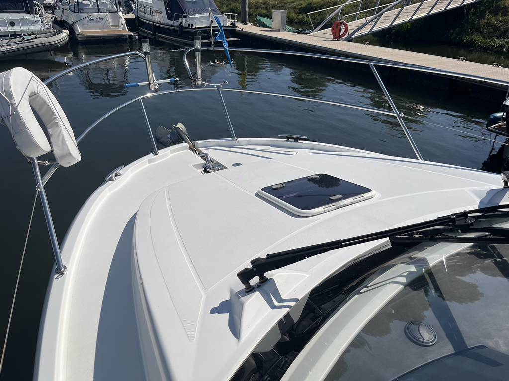 Motorboot Jeanneau NC 9