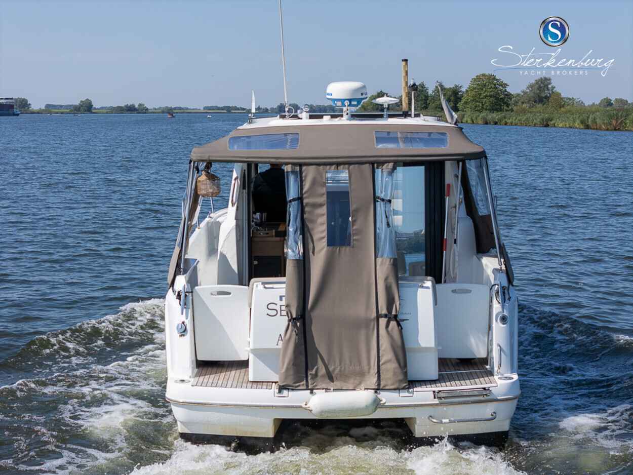Motorboot Jeanneau NC 9