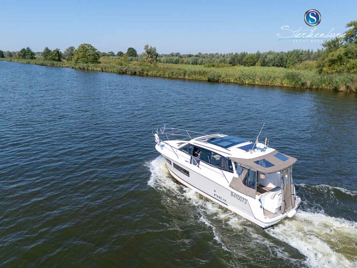 Motorboot Jeanneau NC 9
