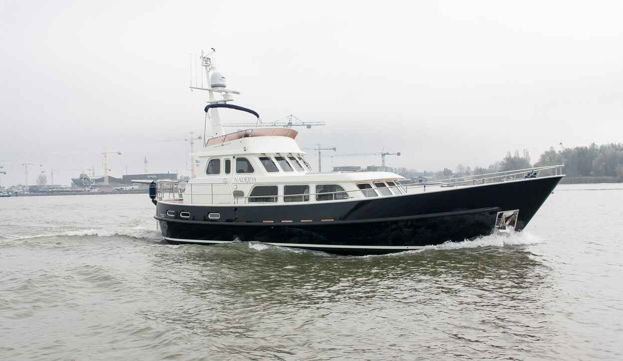 Motorboot Alm Almkotter 17.60 fly
