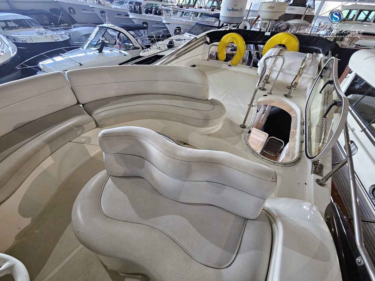 Motorboot Azimut 42