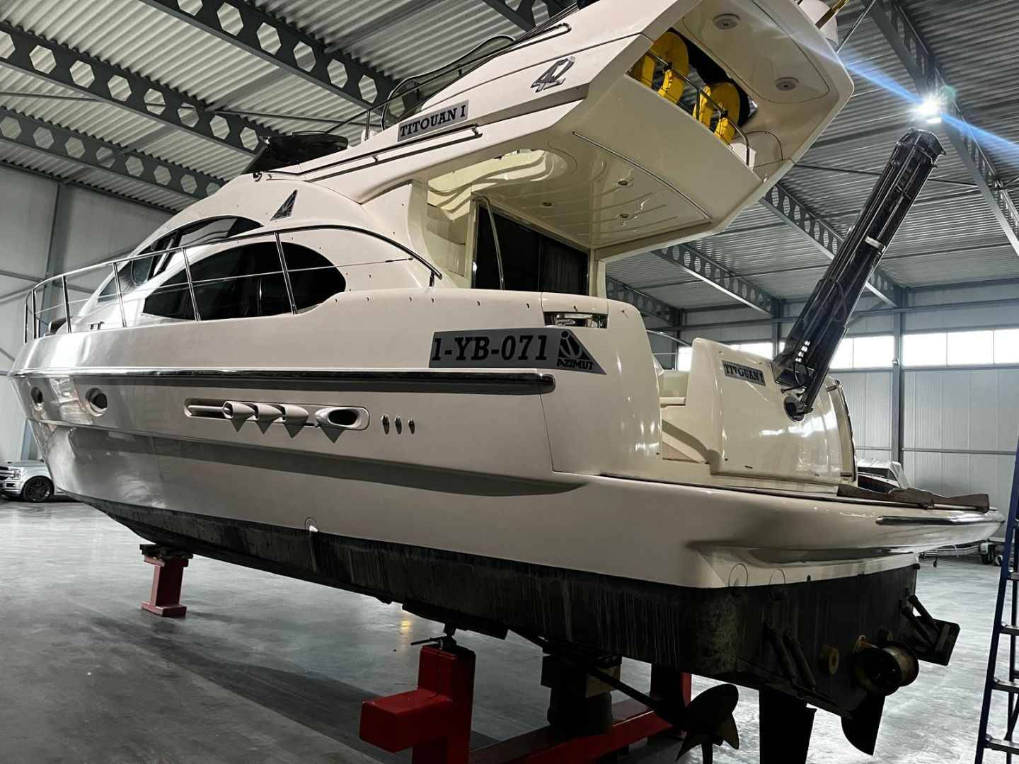 Motorboot Azimut 42