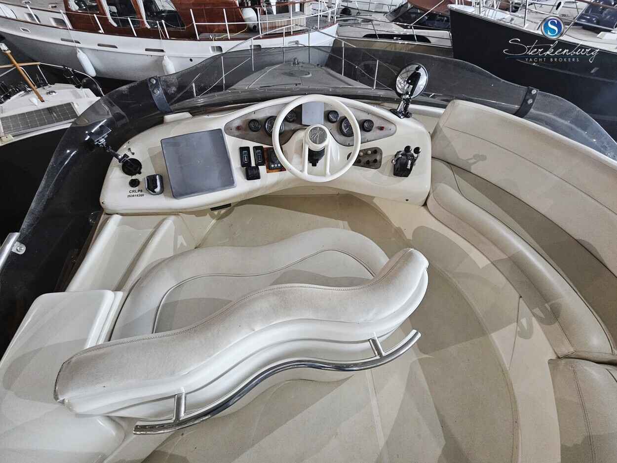 Motorboot Azimut 42
