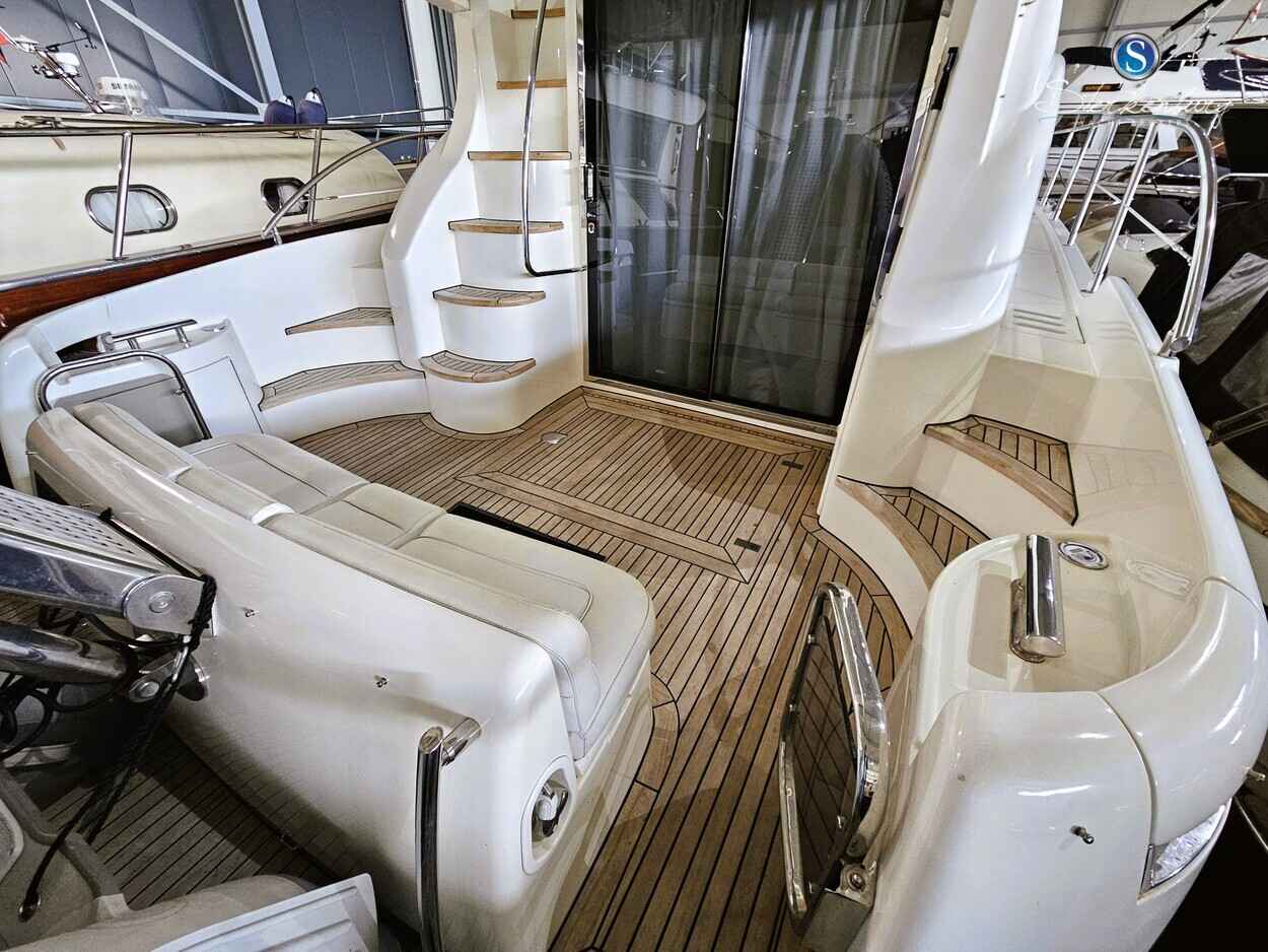Motorboot Azimut 42