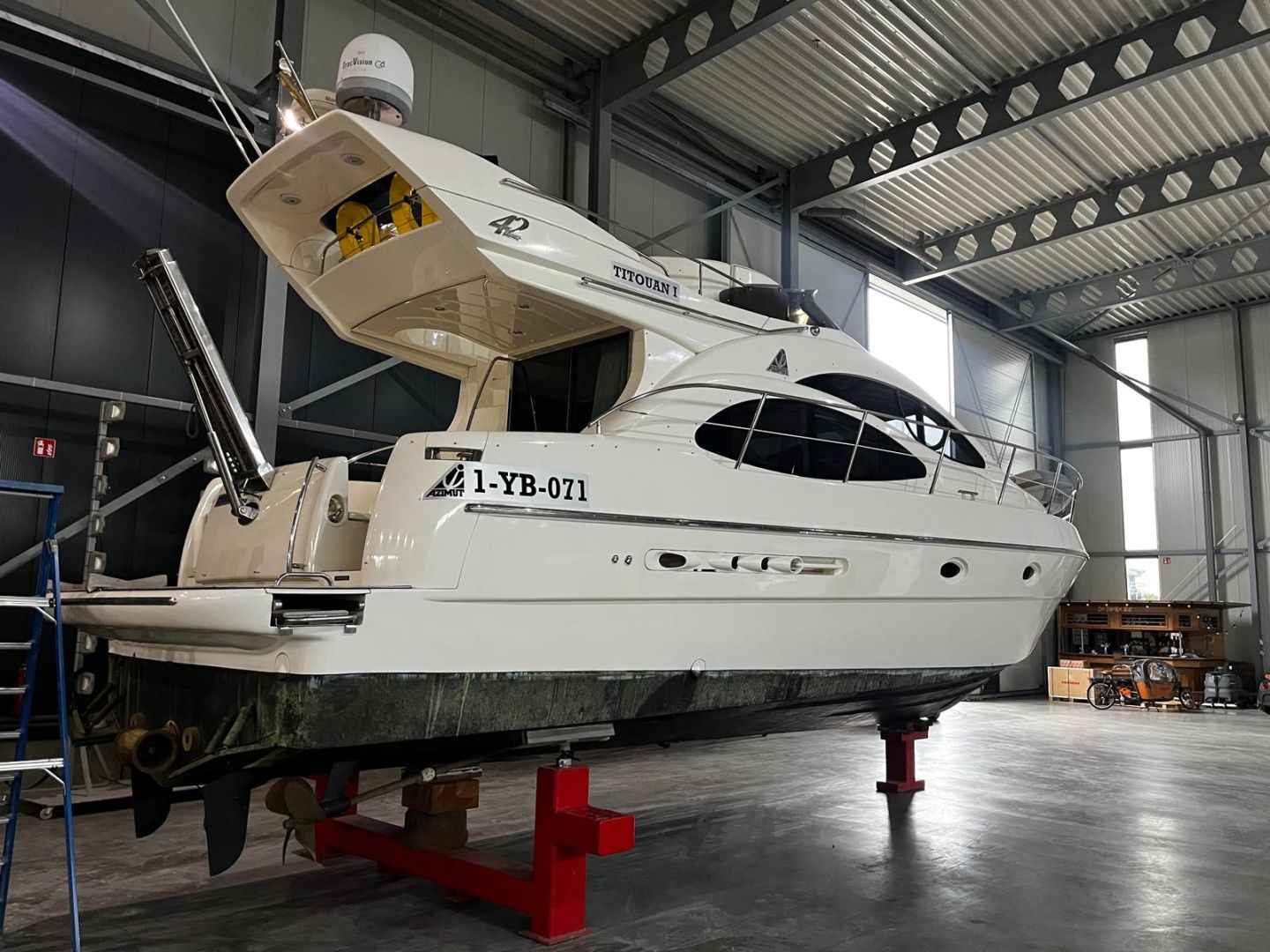 Motorboot Azimut 42