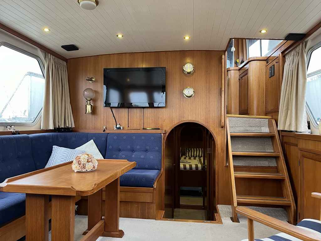 Motorboot Blauwe Hand Trawler 1400