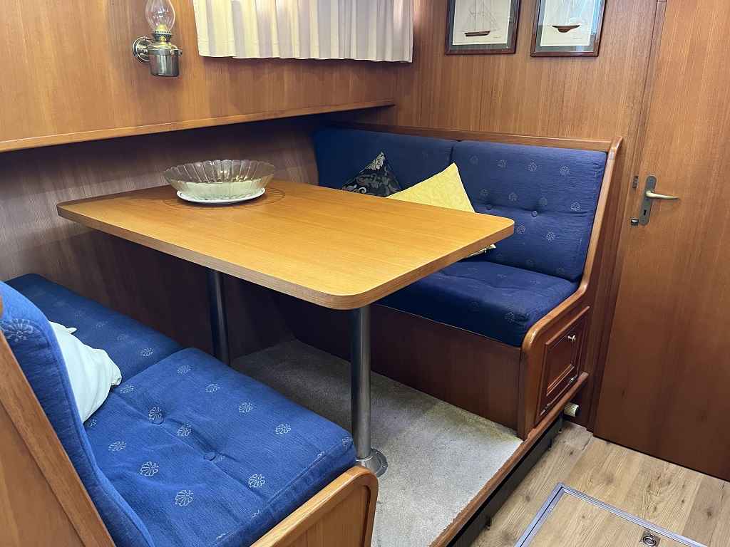 Motorboot Blauwe Hand Trawler 1400