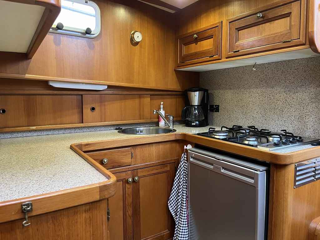 Motorboot Blauwe Hand Trawler 1400