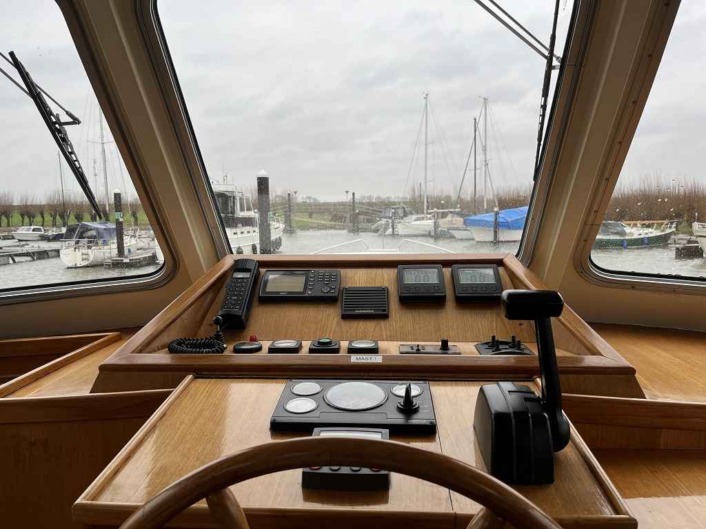 Motorboot Blauwe Hand Trawler 1400