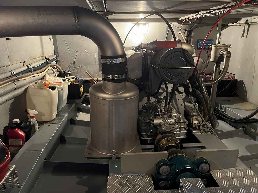 Motorboot Blauwe Hand Trawler 1400
