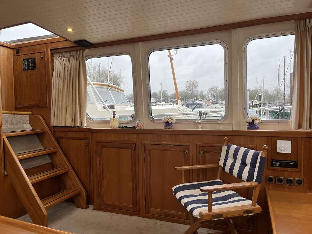 Motorboot Blauwe Hand Trawler 1400