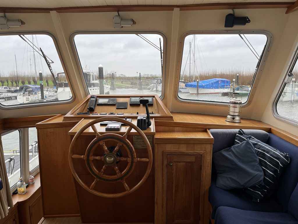 Motorboot Blauwe Hand Trawler 1400
