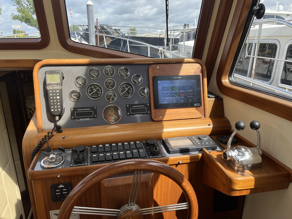 Motorboot Alen 425