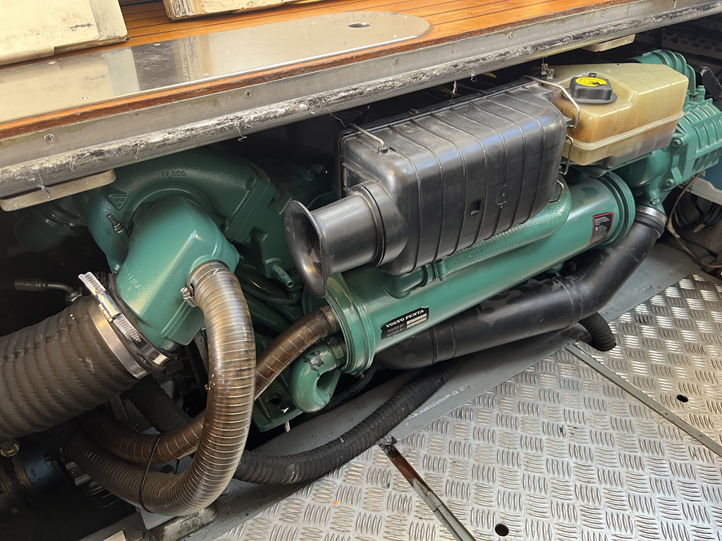 Motorboot Alen 425