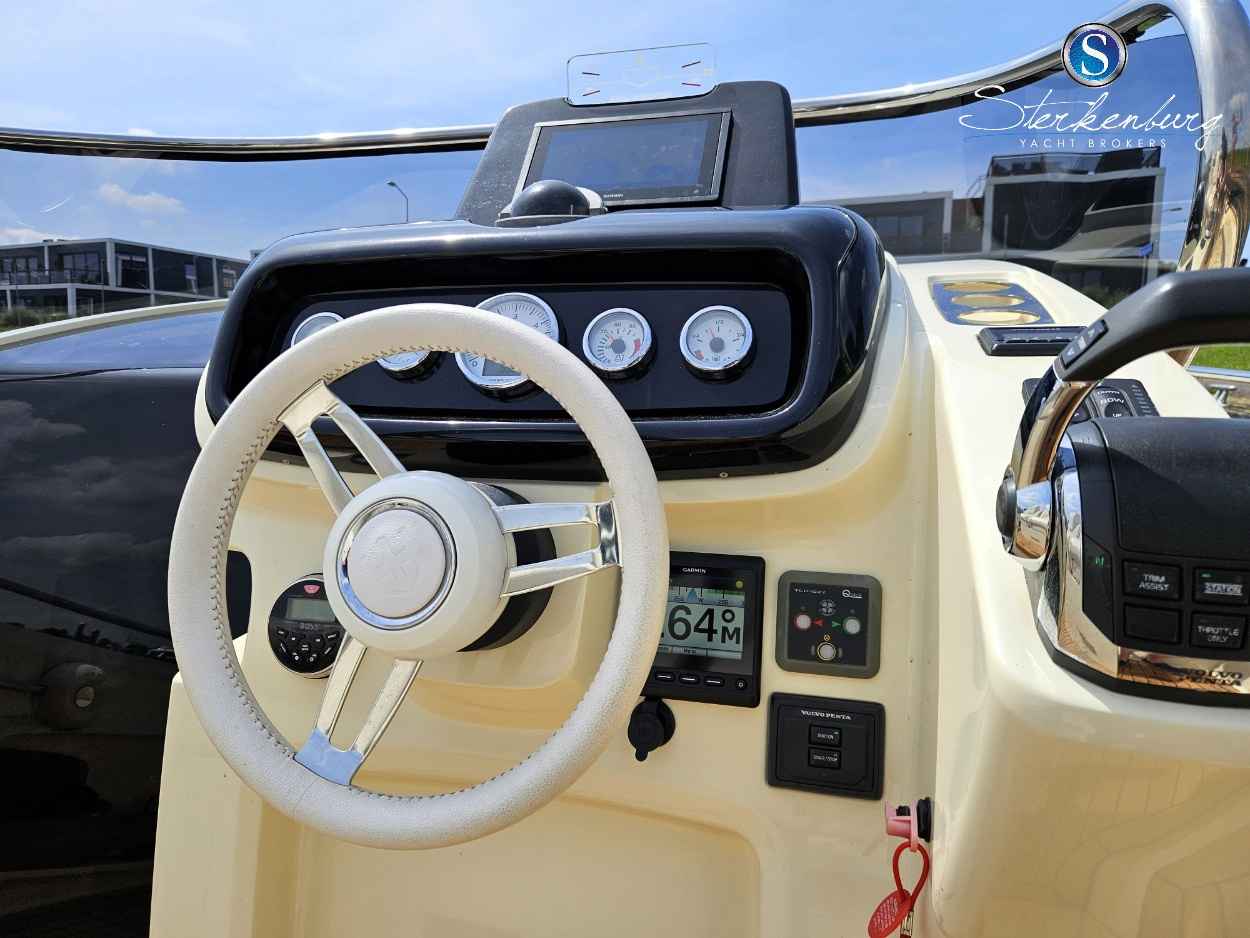 Motorboot Invictus 280 GT