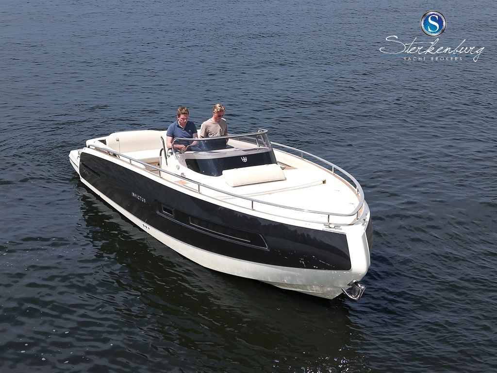 Motorboot Invictus 280 GT