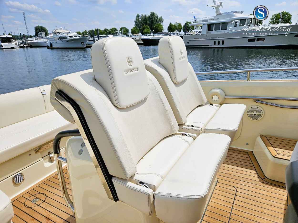 Motorboot Invictus 280 GT