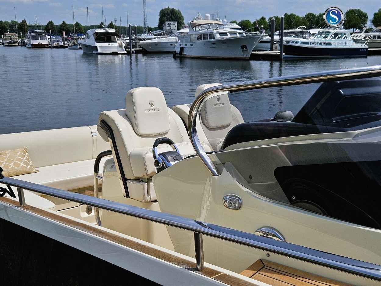 Motorboot Invictus 280 GT