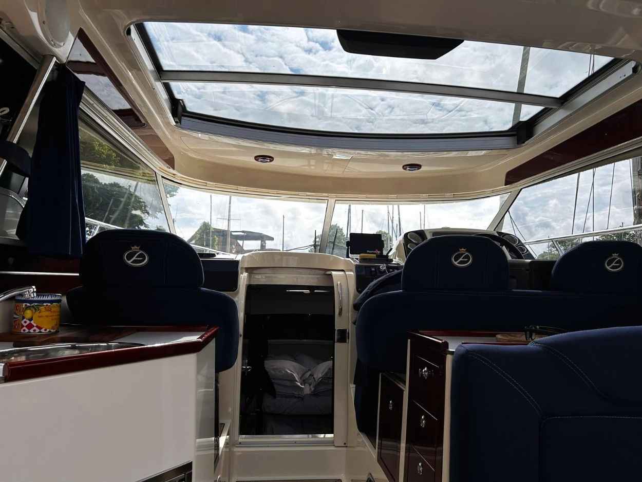 Motorboot Aquador 33 HT