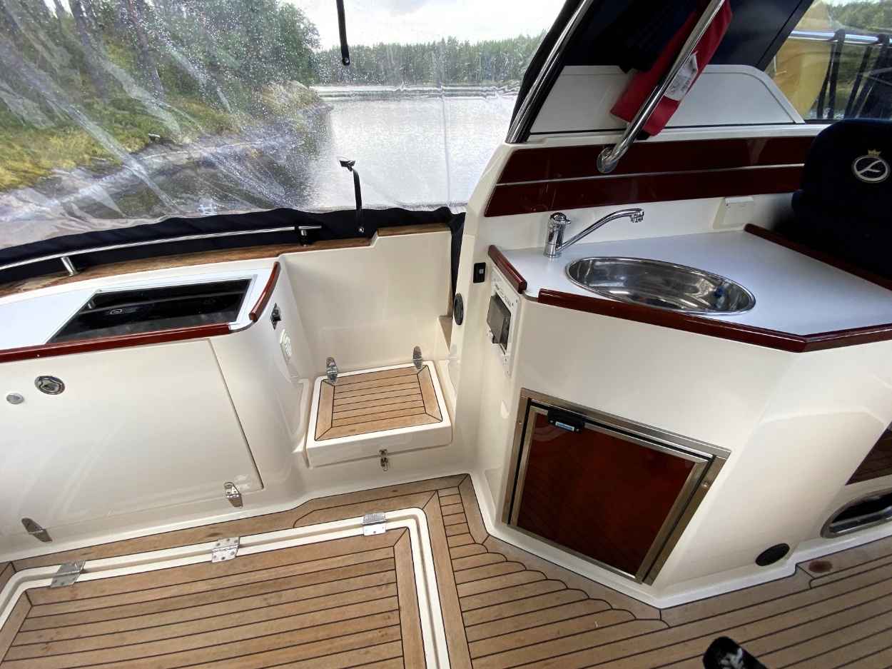 Motorboot Aquador 33 HT