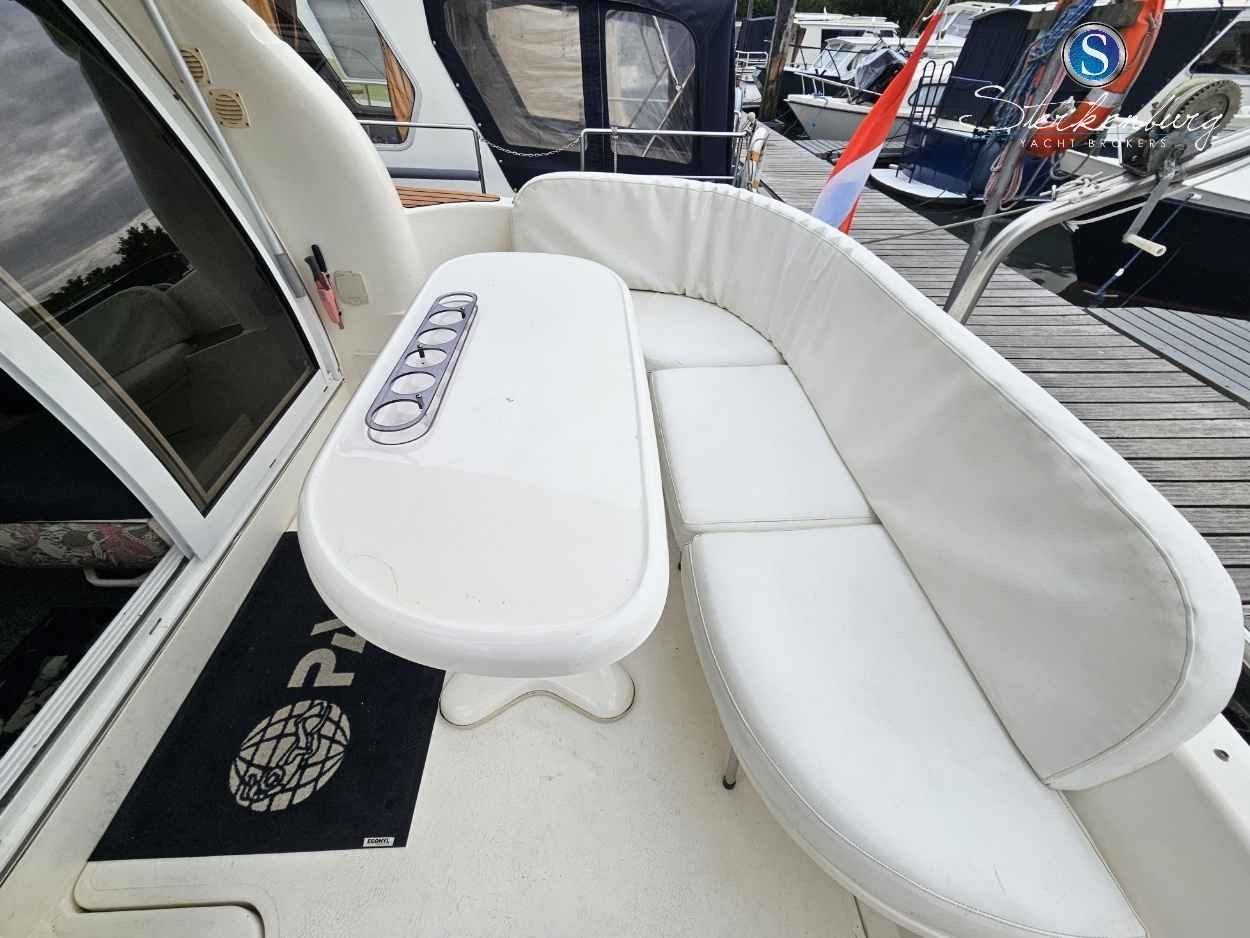 Motorboot Sealine F330 Statesman