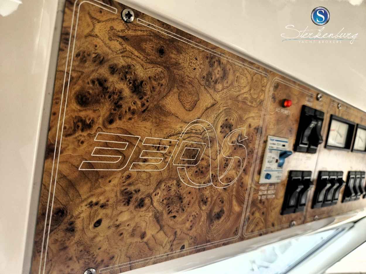 Motorboot Sealine F330 Statesman