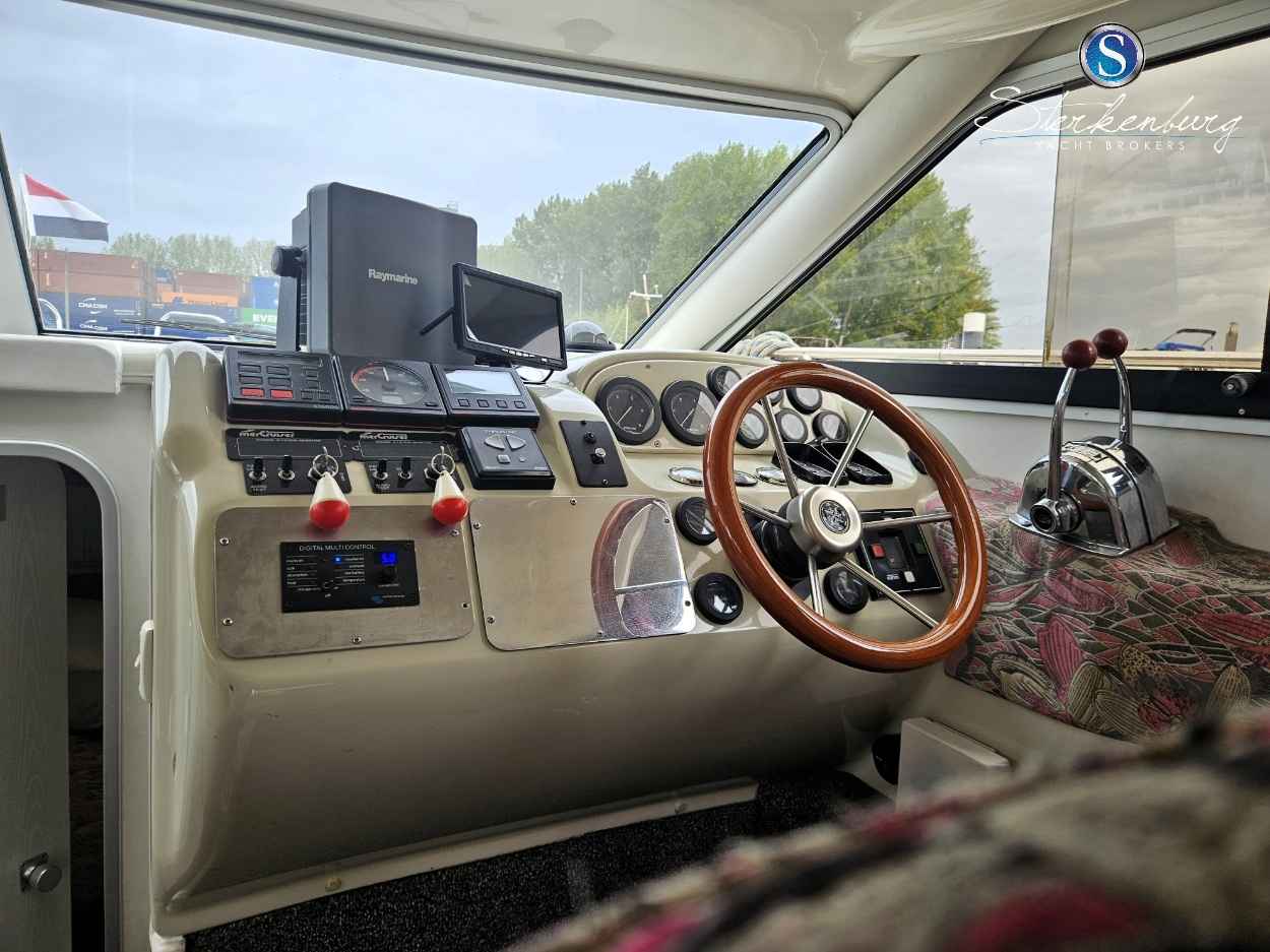 Motorboot Sealine F330 Statesman