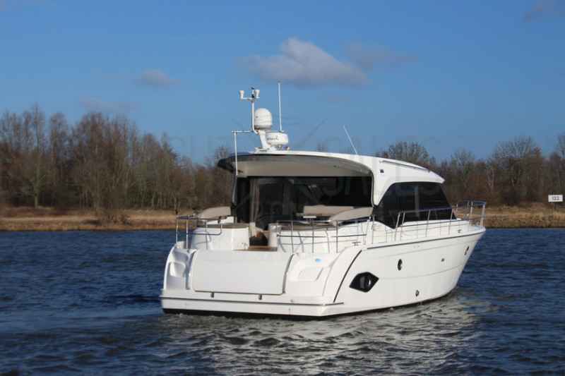Motorboot Bavaria E40 Sedan