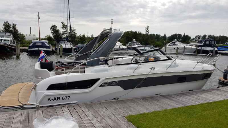 Motorboot Bavaria S30 Open