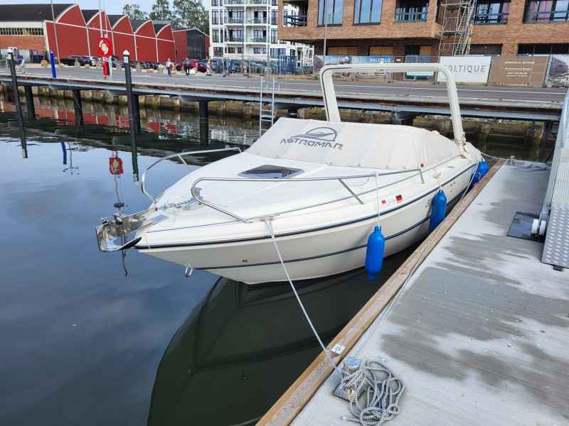 Motorboot Bavaria S36 HT