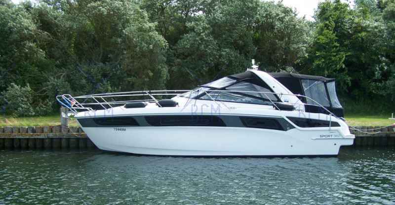 Motorboot Bavaria S36 Open