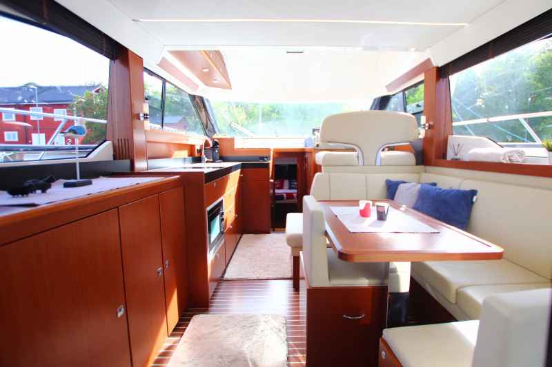 Motorboot Bavaria Viertes 420 Fly