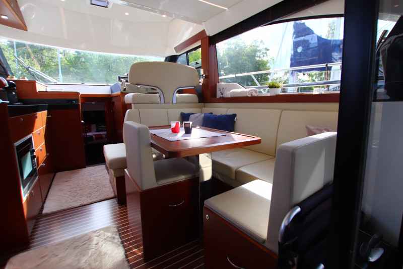 Motorboot Bavaria Viertes 420 Fly