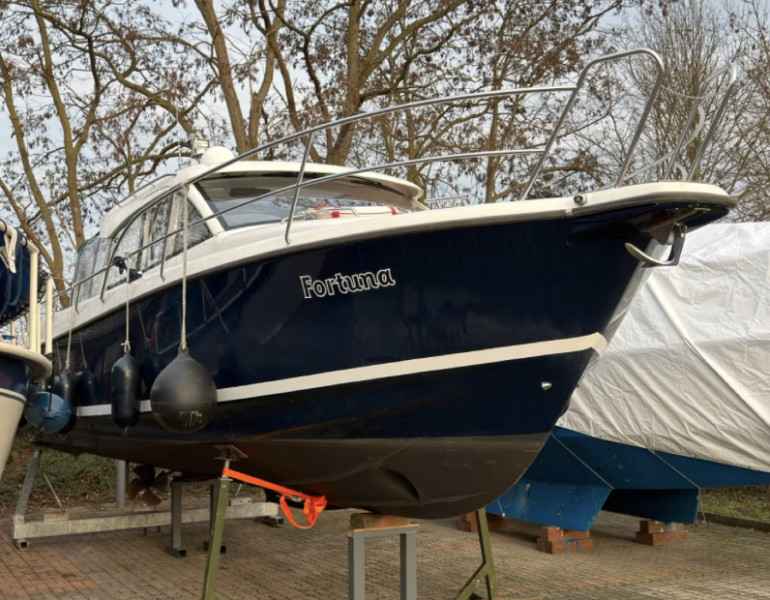 Motorboot Bavaria Viertes 420 Fly